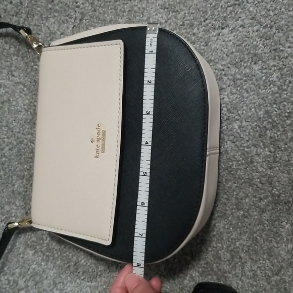 Kate Spade New York Small Byrdie in Colour Block (Like New) - Picture 4 of 15